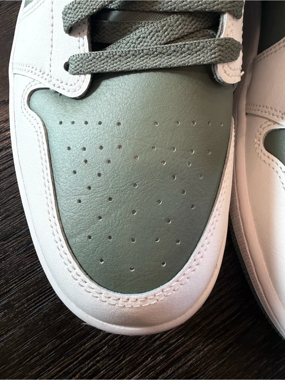 Nike Air Jordan 1 Mid Summit White Lichen Green